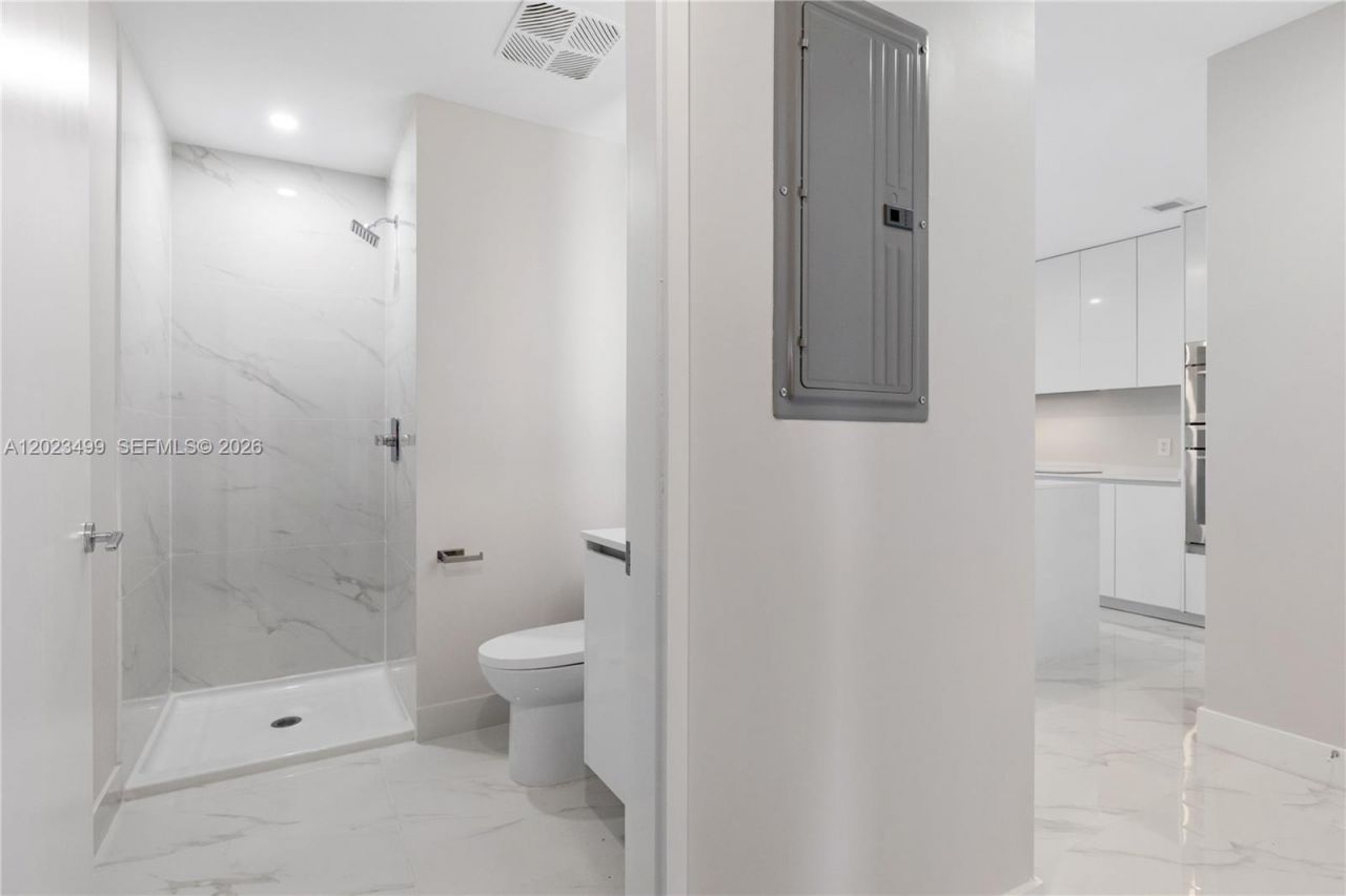 700 NE 24th St , Unit 4206, Miami, FL 33137 Photo