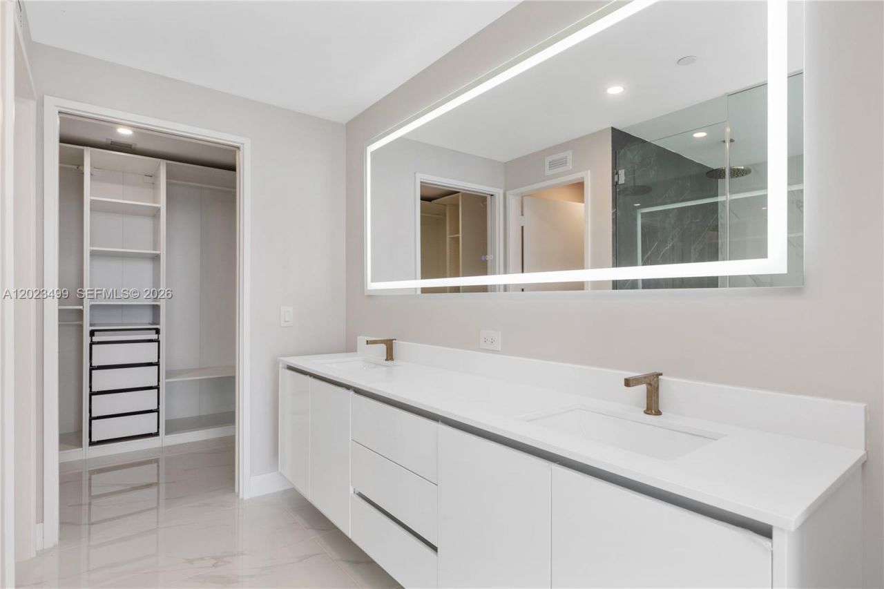 700 NE 24th St , Unit 4206, Miami, FL 33137 Photo