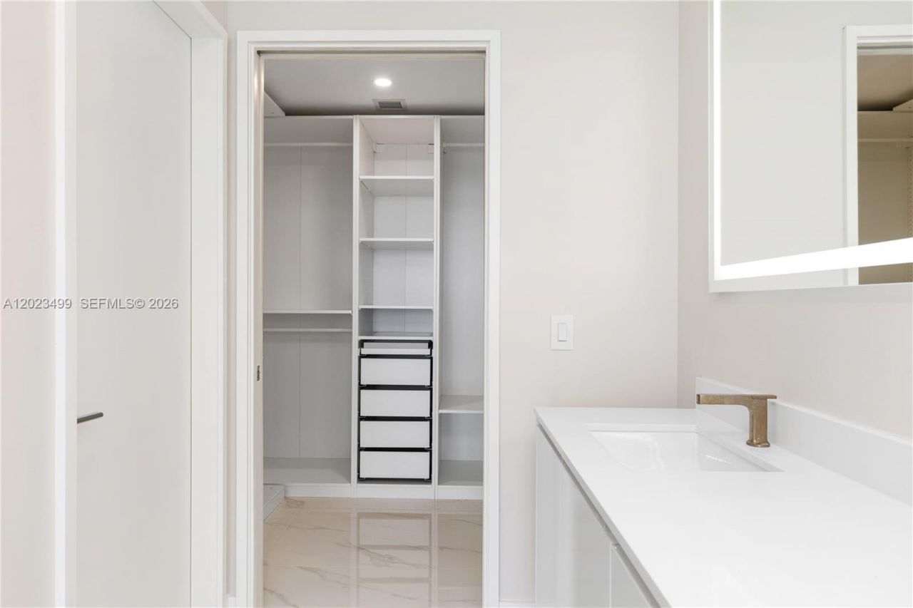700 NE 24th St , Unit 4206, Miami, FL 33137 Photo