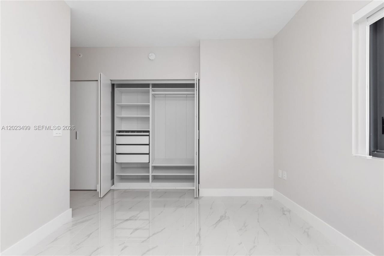 700 NE 24th St , Unit 4206, Miami, FL 33137 Photo