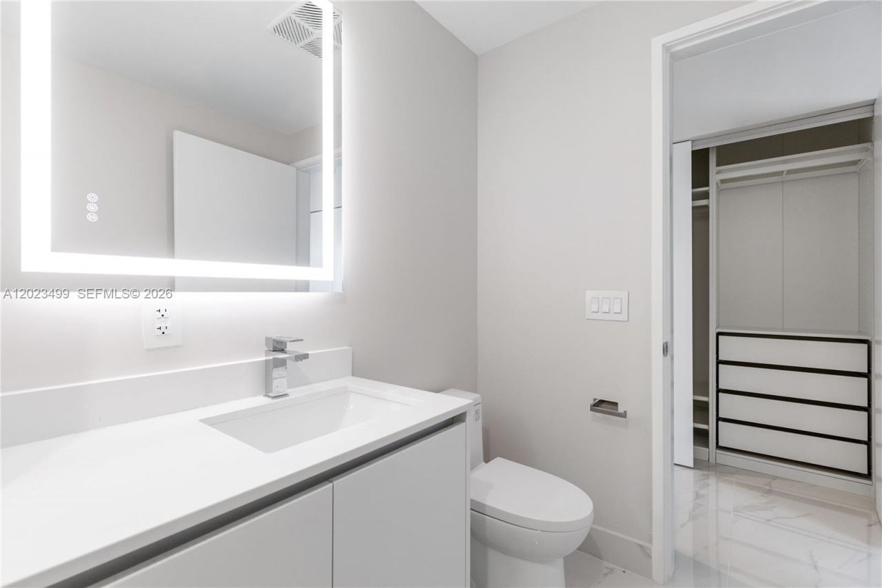 700 NE 24th St , Unit 4206, Miami, FL 33137 Photo