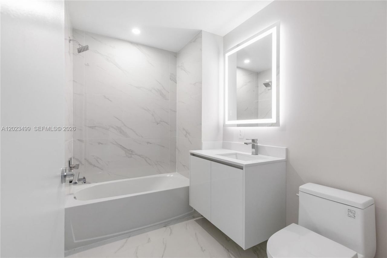 700 NE 24th St , Unit 4206, Miami, FL 33137 Photo