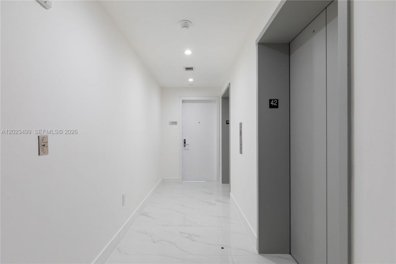 700 NE 24th St , Unit 4206, Miami, FL 33137 Photo