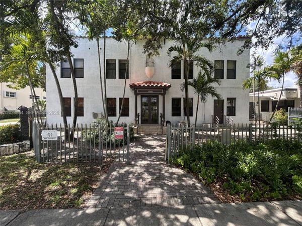 2000 Monroe St , Unit 8, Hollywood, FL 33020