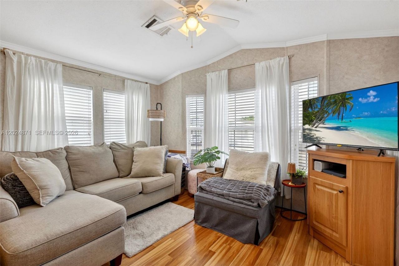 10725 S Ocean Drive Unit 311, Jensen Beach, FL 34957 Photo