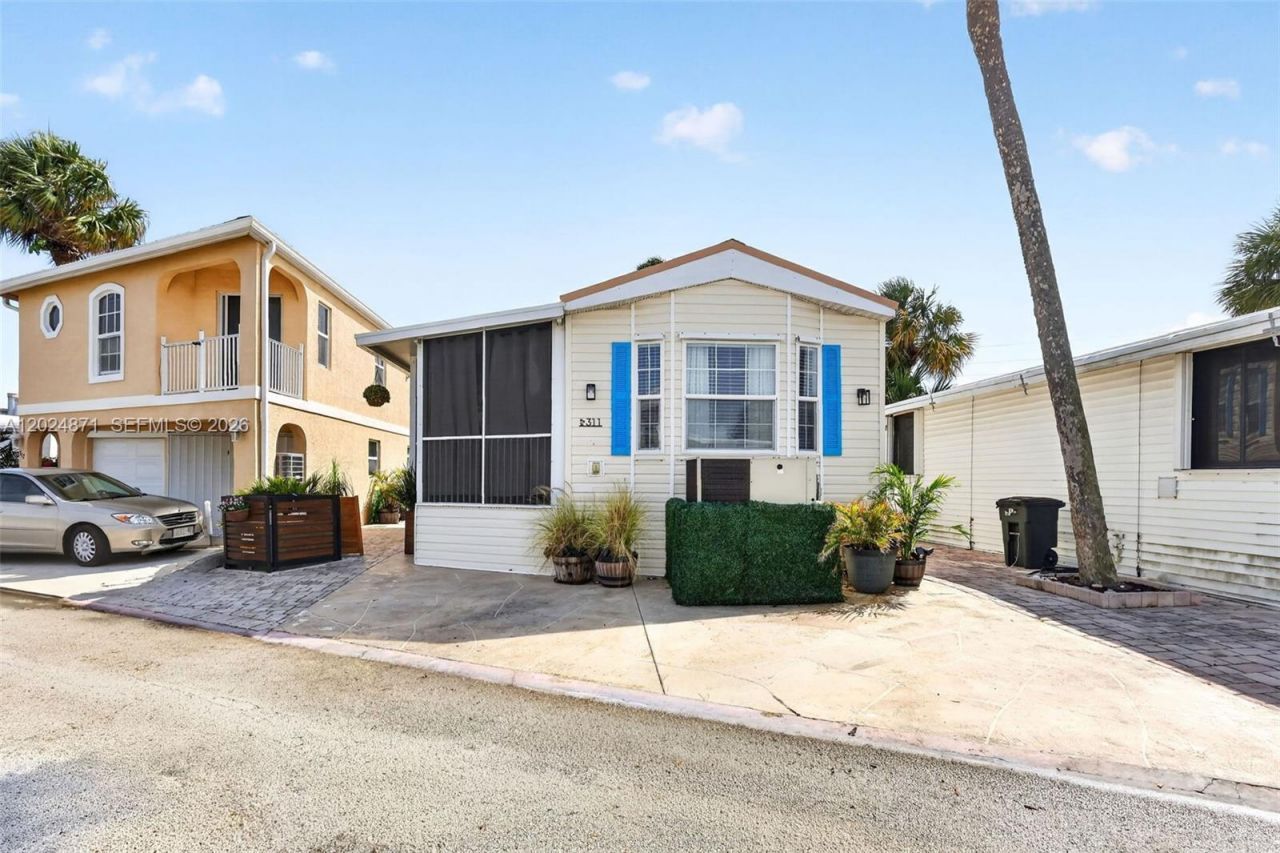 10725 S Ocean Drive Unit 311, Jensen Beach, FL 34957 Photo