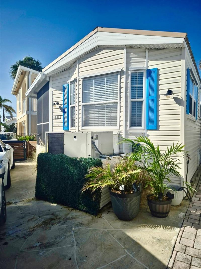 10725 S Ocean Drive Unit 311, Jensen Beach, FL 34957 Photo