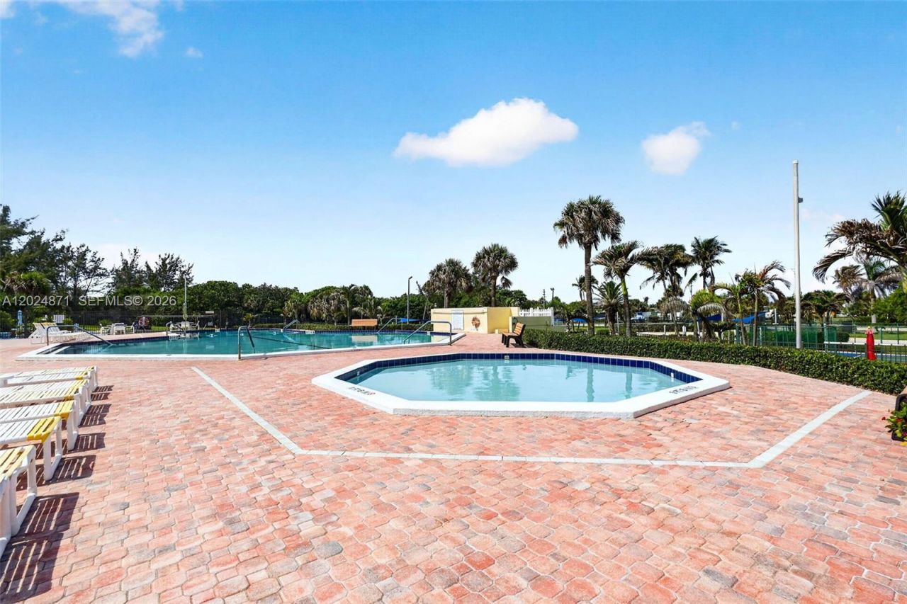 10725 S Ocean Drive Unit 311, Jensen Beach, FL 34957 Photo