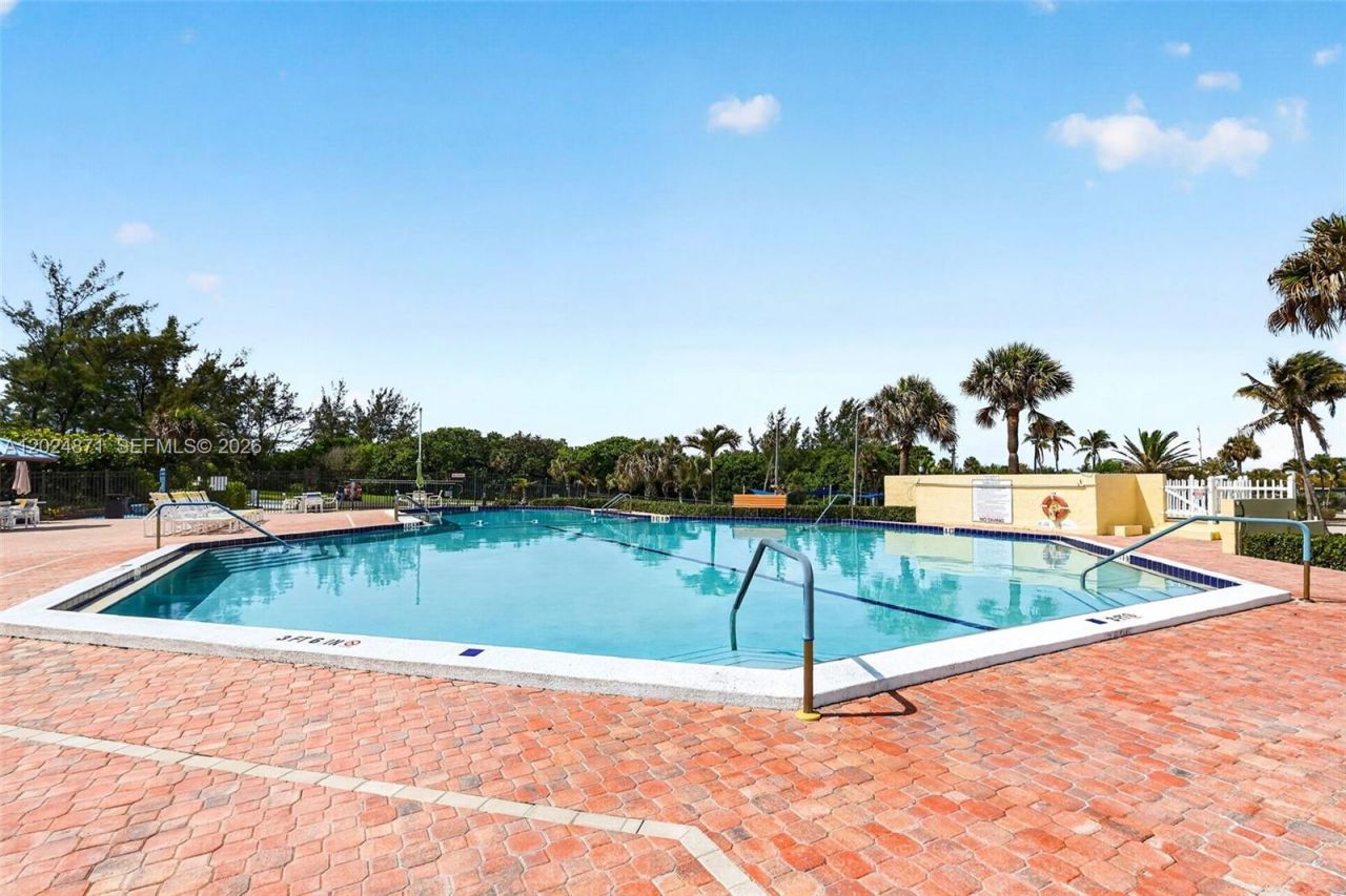 10725 S Ocean Drive Unit 311, Jensen Beach, FL 34957 Photo