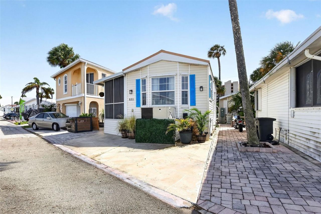 10725 S Ocean Drive Unit 311, Jensen Beach, FL 34957 Photo