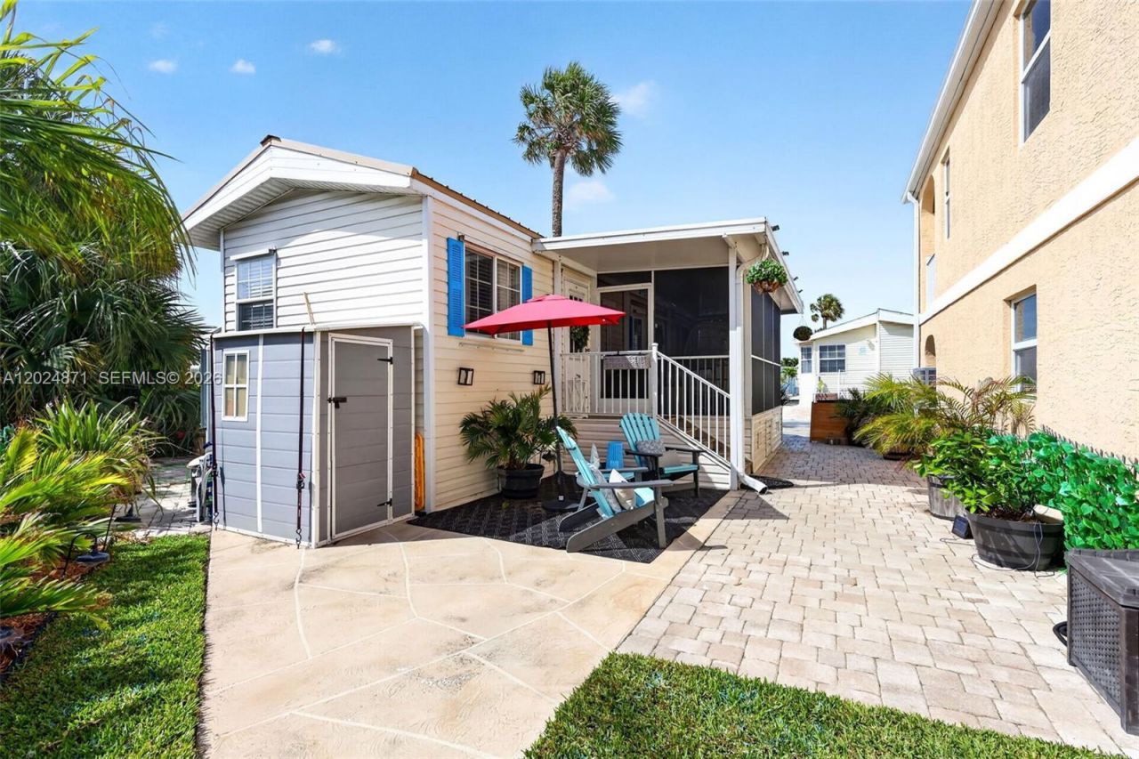 10725 S Ocean Drive Unit 311, Jensen Beach, FL 34957 Photo