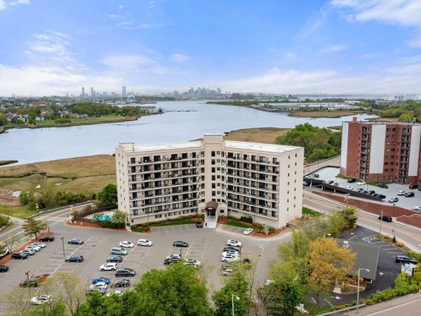 133 Commander Shea Boulevard, Unit 209, Quincy, MA 02171