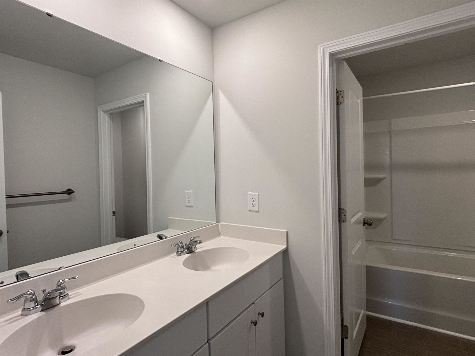 187 S Reindeer Rd. Photo 24
