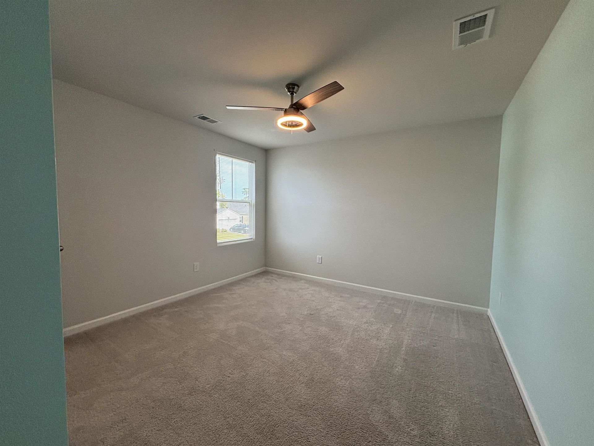 187 S Reindeer Rd. Photo 30