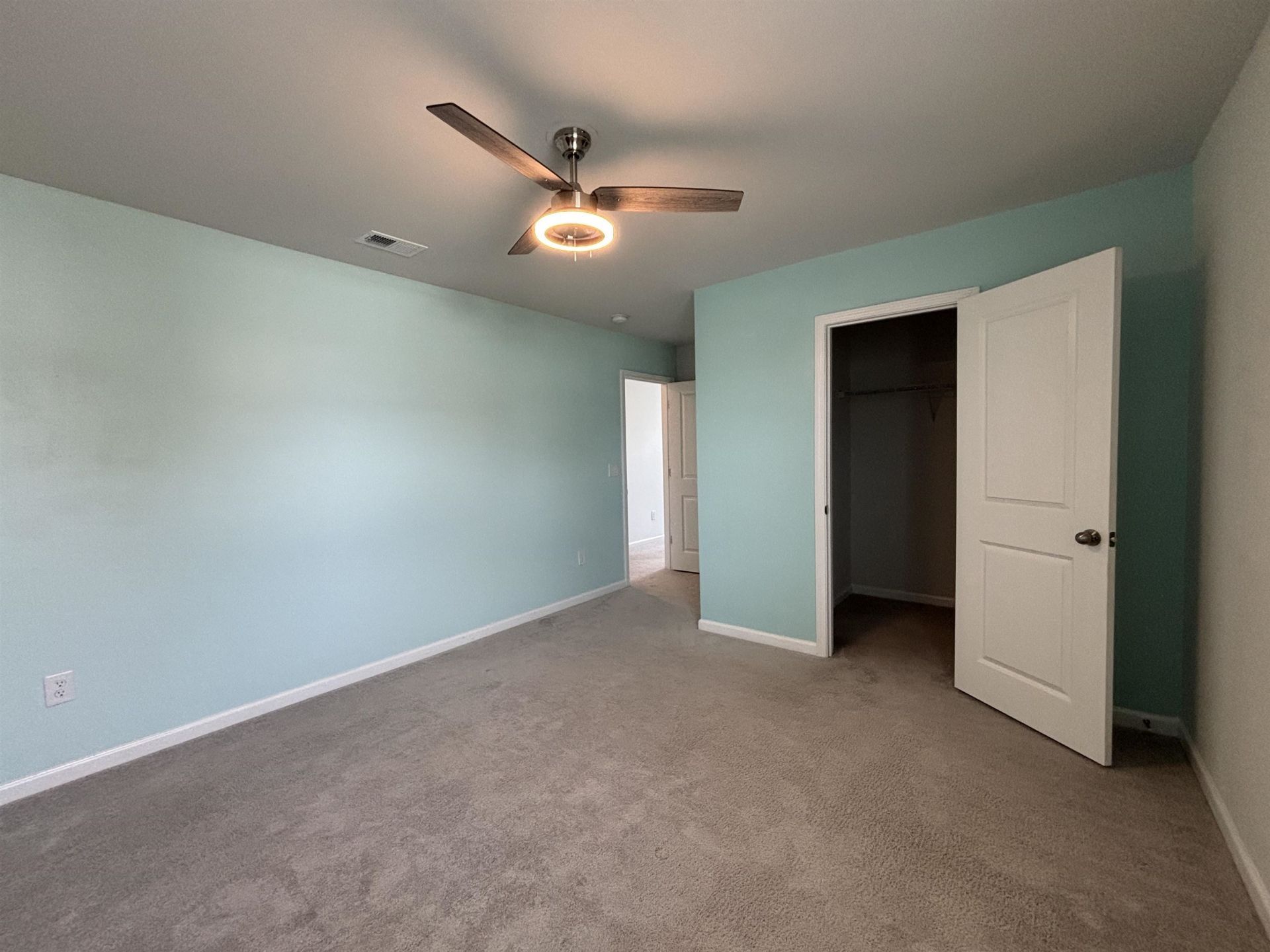 187 S Reindeer Rd. Photo 33