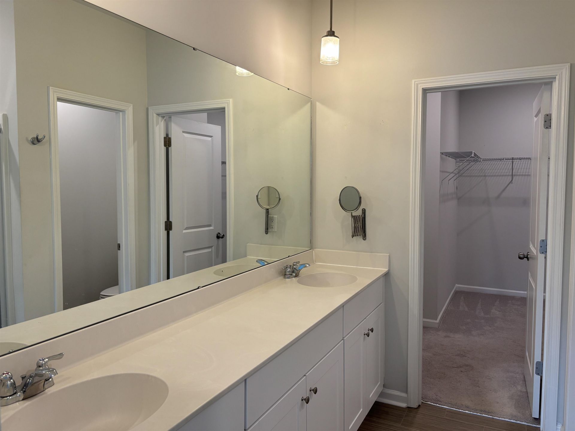 187 S Reindeer Rd. Photo 9