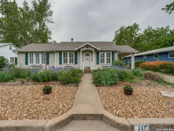 217 W Morse St., Fredericksburg, TX 78624