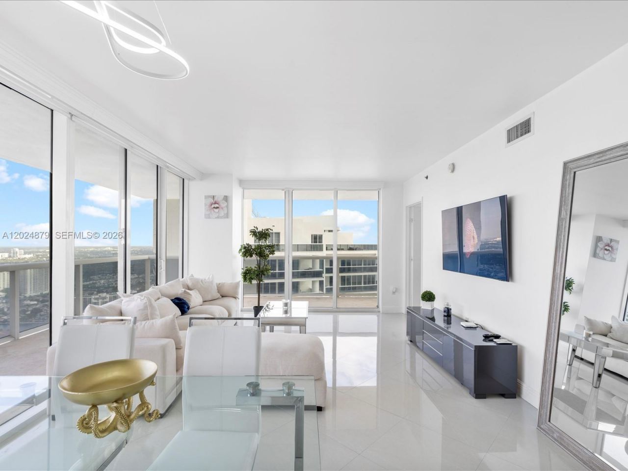 1830 S Ocean Dr, Unit 4508, Hallandale Beach, FL 33009 Photo