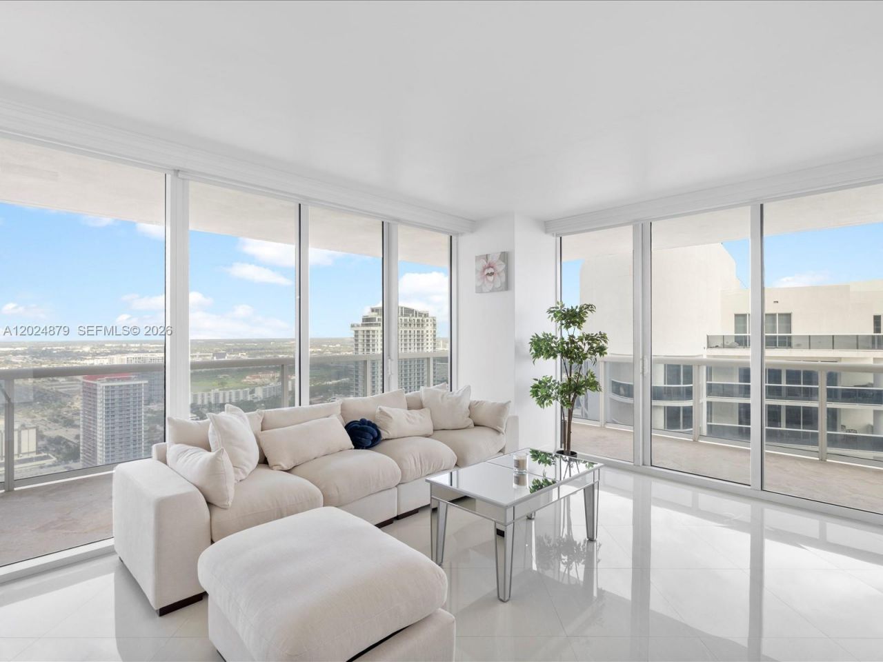 1830 S Ocean Dr, Unit 4508, Hallandale Beach, FL 33009 Photo