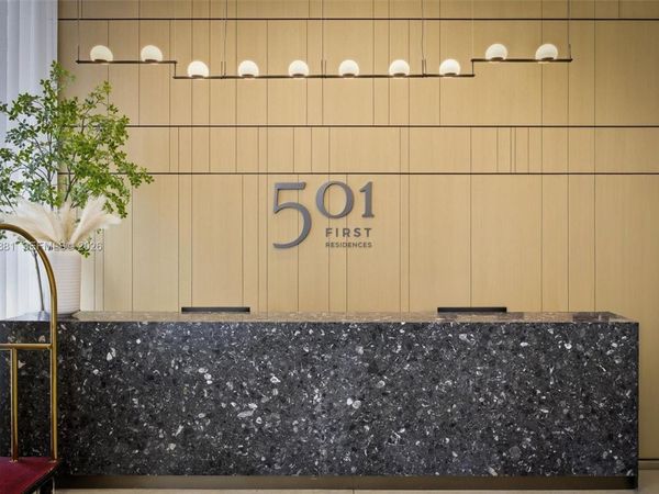 121 NE 5th St , Unit 1712, Miami, FL 33132
