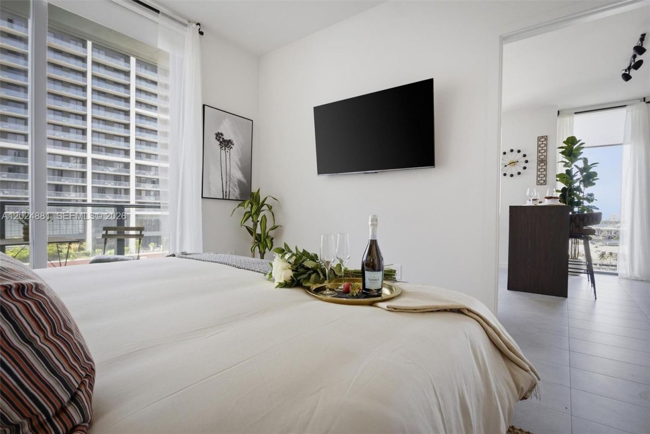 121 NE 5th St, Unit 1712, Miami, FL 33132 Photo