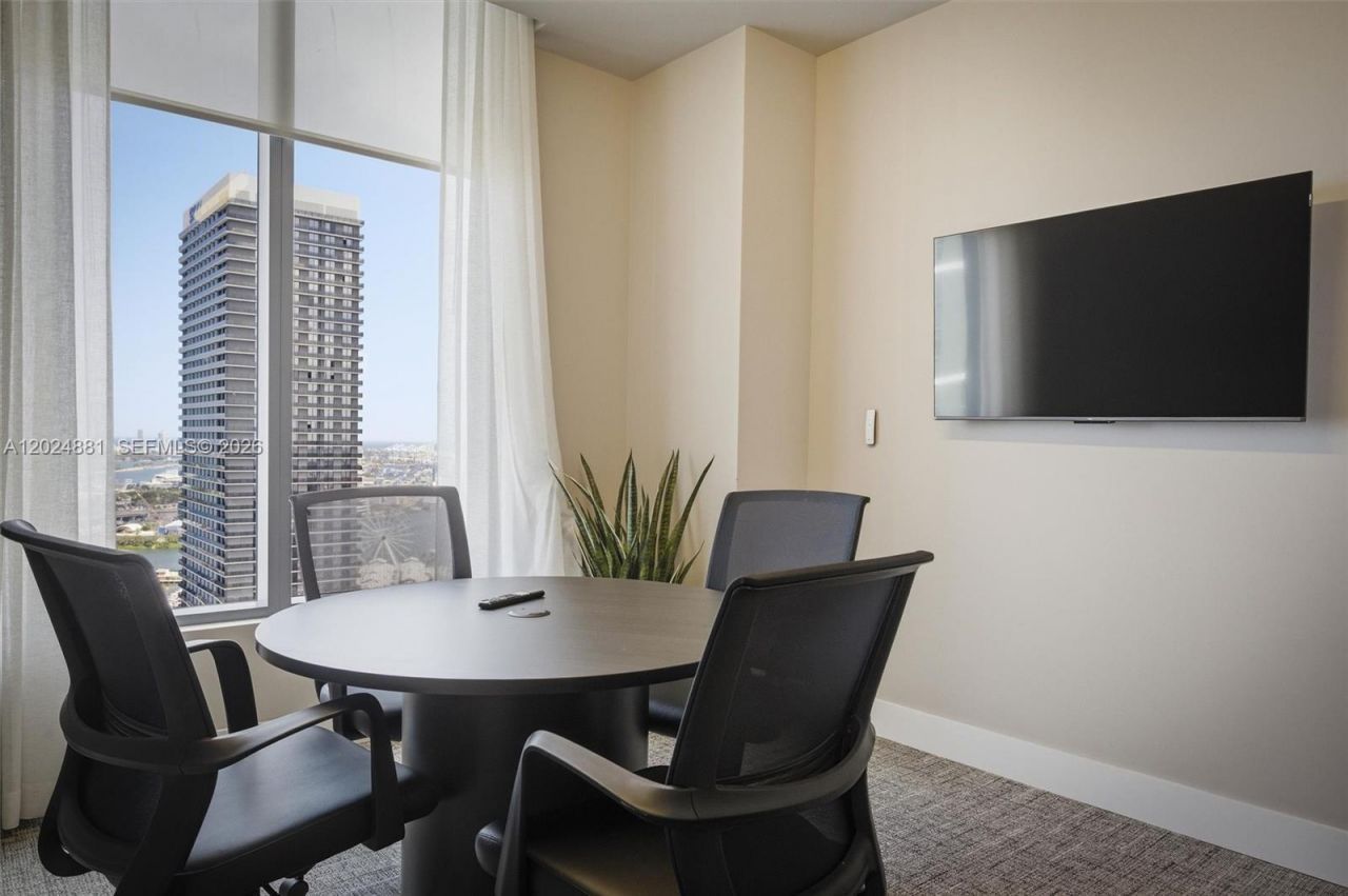 121 NE 5th St, Unit 1712, Miami, FL 33132 Photo