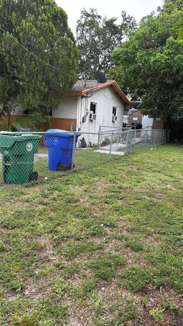 3760 Oak Ave, Miami, FL 33133 Photo