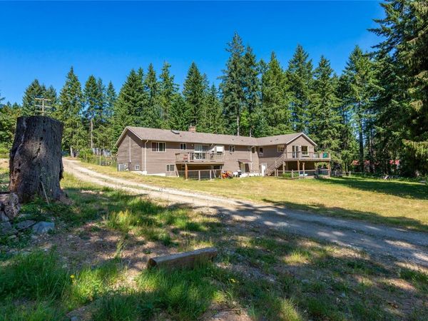 8598 Island Hwy N, Black Creek, BC V9N 1H3