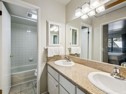 3535 Lake Tahoe Boulevard, Unit 211, South Lake Tahoe, CA 96150 Photo