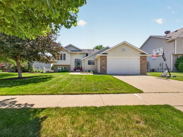 480 Manor Ridge Drive NW, Rochester, MN 55901