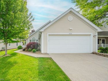 19374 Lauren Way, Strongsville, OH 44149
