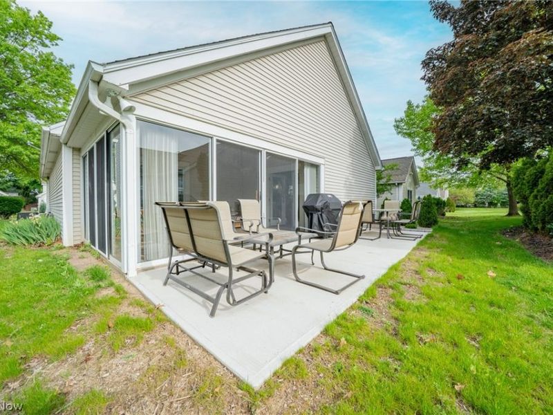 19374 Lauren Way, Strongsville, OH 44149 Photo 3