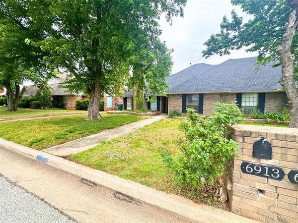 6913 N Spinnaker Lane, Oklahoma City, OK 73116