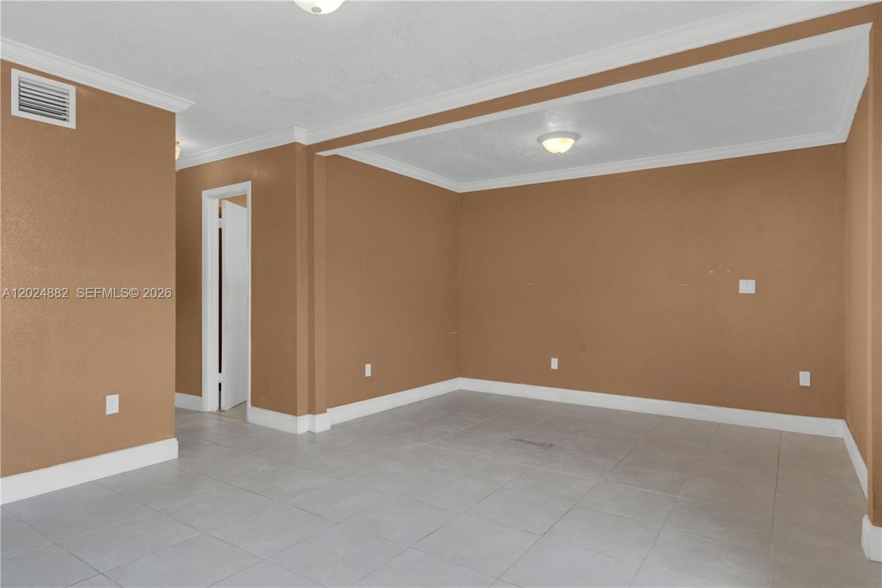 3651 W 2nd Ct , Hialeah, FL 33012 Photo