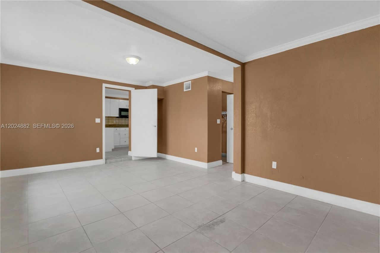 3651 W 2nd Ct , Hialeah, FL 33012 Photo