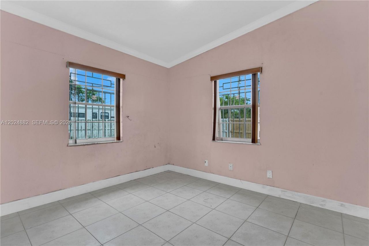 3651 W 2nd Ct , Hialeah, FL 33012 Photo