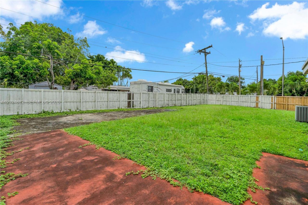 3651 W 2nd Ct , Hialeah, FL 33012 Photo