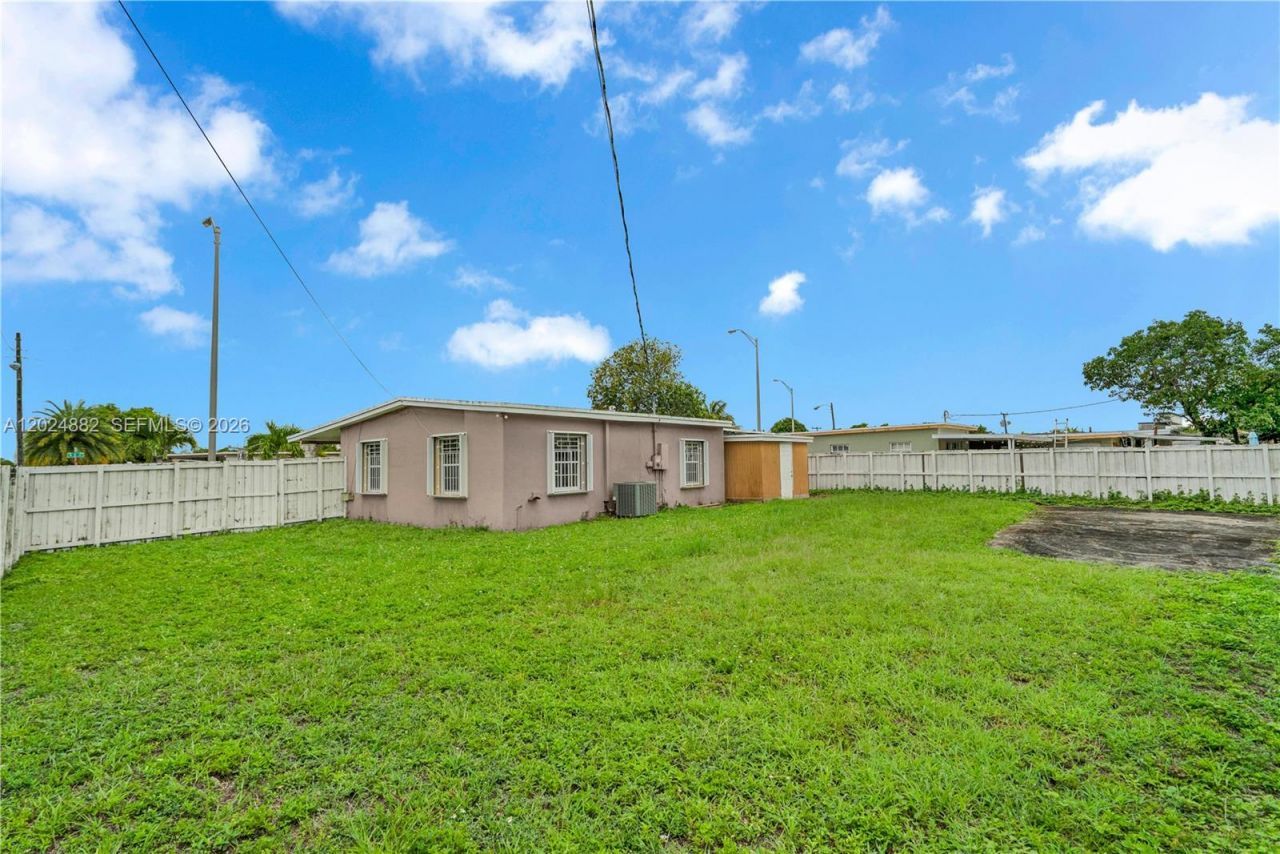 3651 W 2nd Ct , Hialeah, FL 33012 Photo