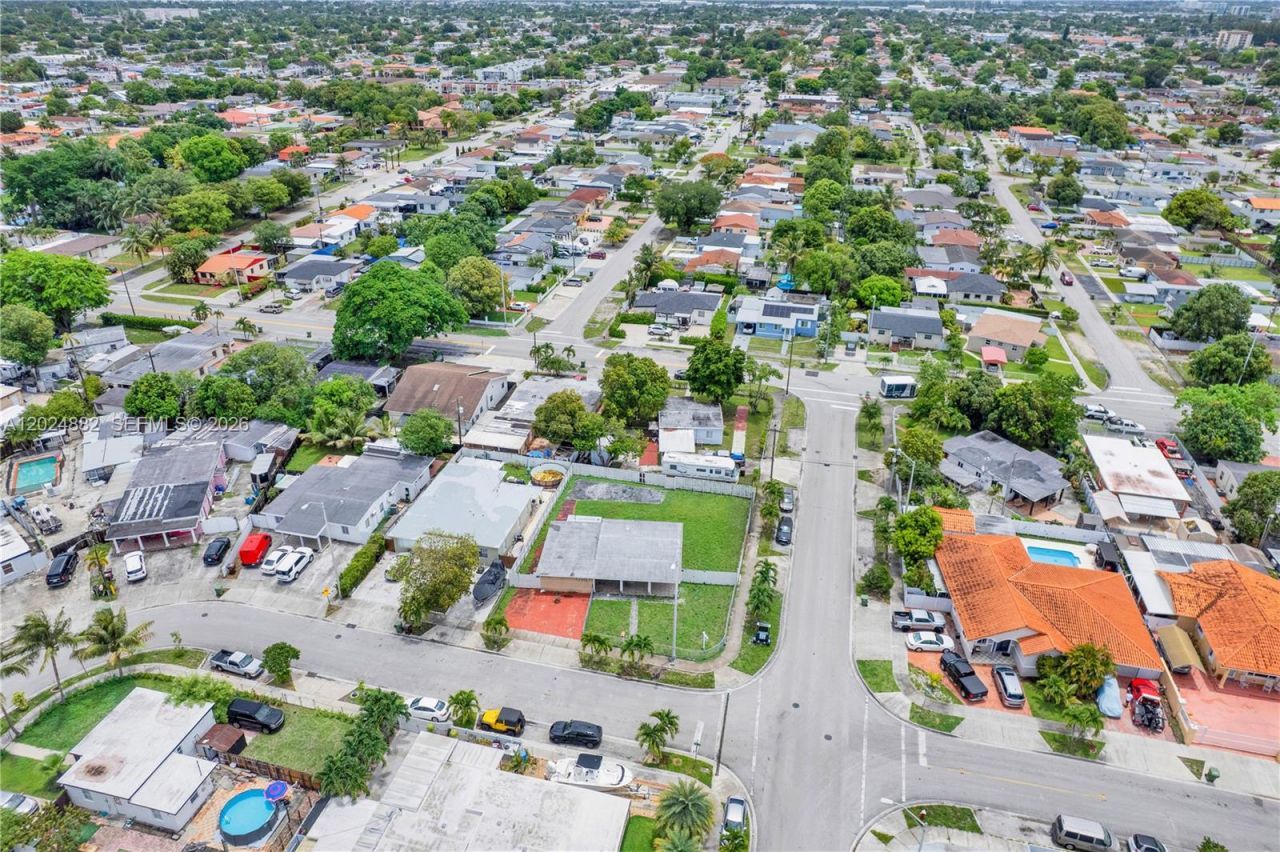 3651 W 2nd Ct , Hialeah, FL 33012 Photo