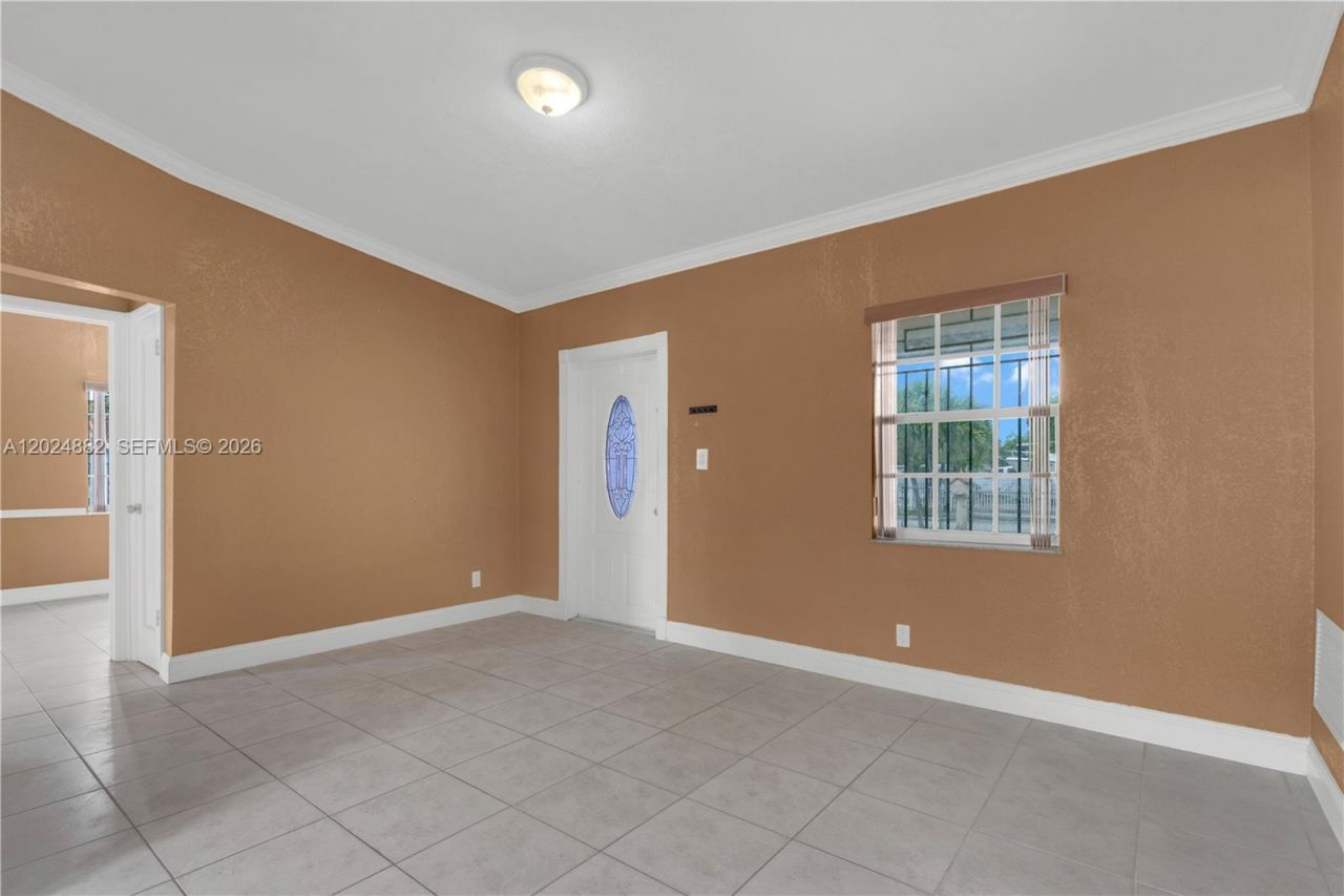 3651 W 2nd Ct , Hialeah, FL 33012 Photo