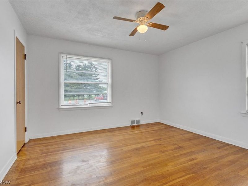 1959 Warrensville Center Road, South Euclid, OH 44121 Photo 17
