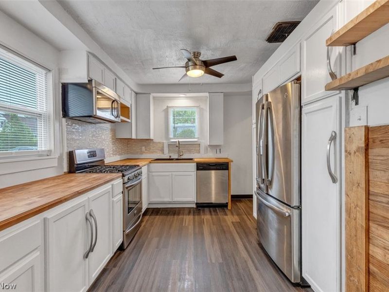 1959 Warrensville Center Road, South Euclid, OH 44121 Photo 9