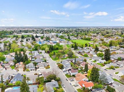 9881 Turtle Dove Ct, Elk Grove, CA 95624 Photo