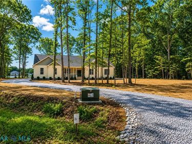 510 Estate Road, Lottsburg, VA 22511