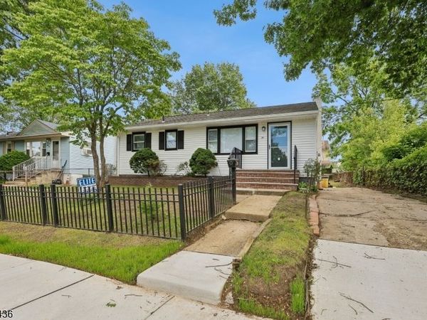 34 Liberty St, Freehold, NJ 07728