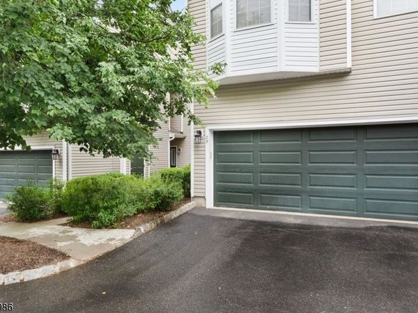 29 Heatherwood Lane, Bedminster, NJ 07921