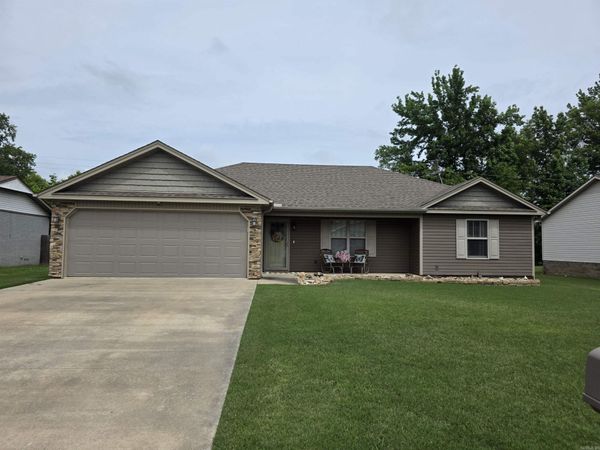 82 Sundale Circle , Paragould, AR 72450