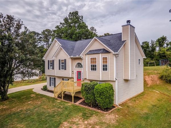 30 Kingston Pointe Drive, Kingston, GA 30145
