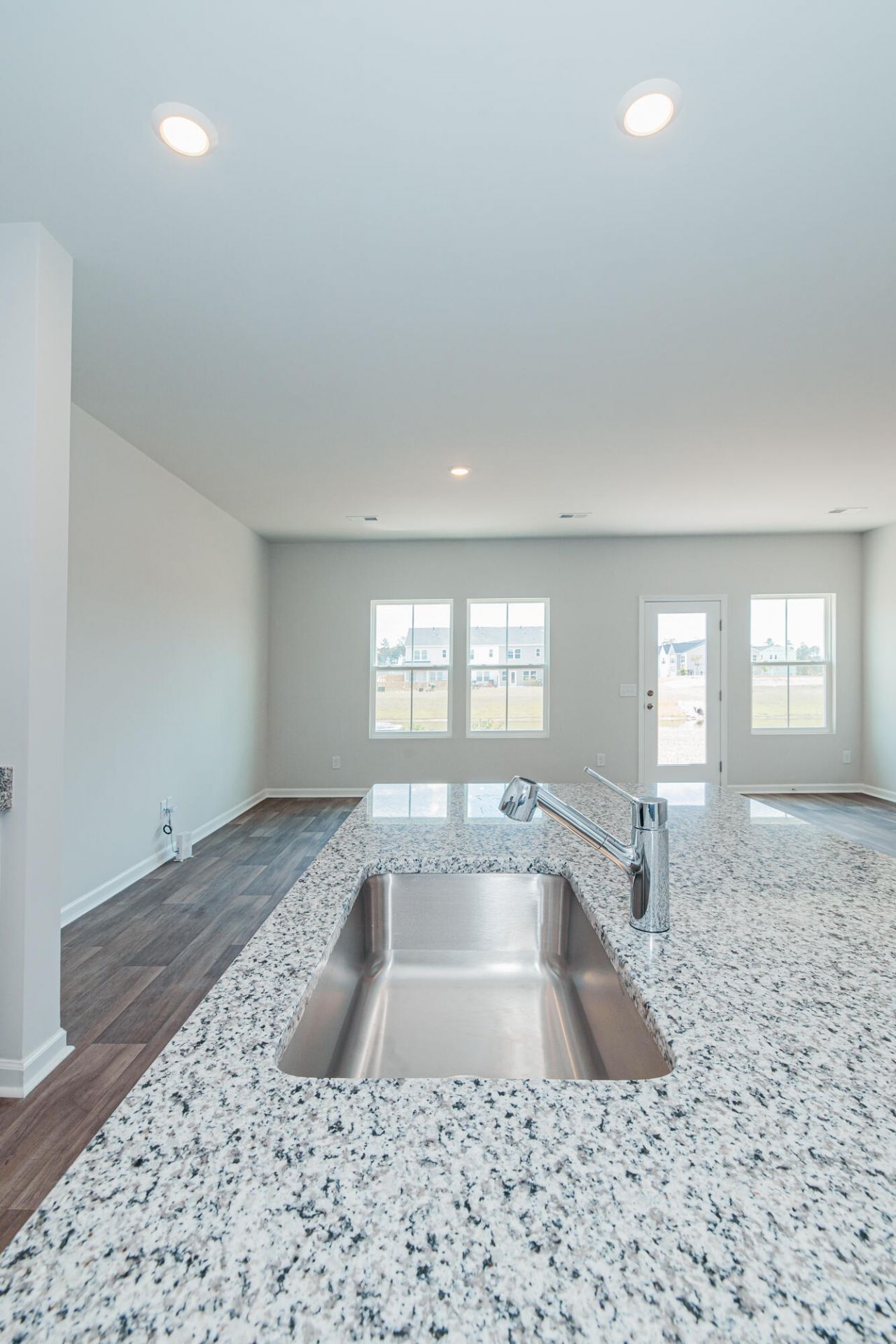 402 Tiliwa Street Photo 10
