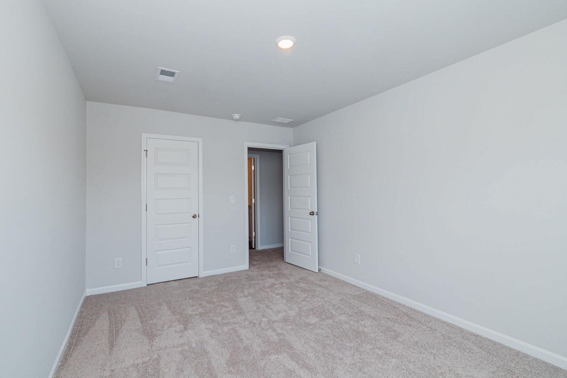 402 Tiliwa Street Photo 26